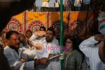 Aamir Khan and Kiran Rao celebrate Republic Day at Dhobi Ghat in Mumbai on 26th Jan 2011 (9).JPG